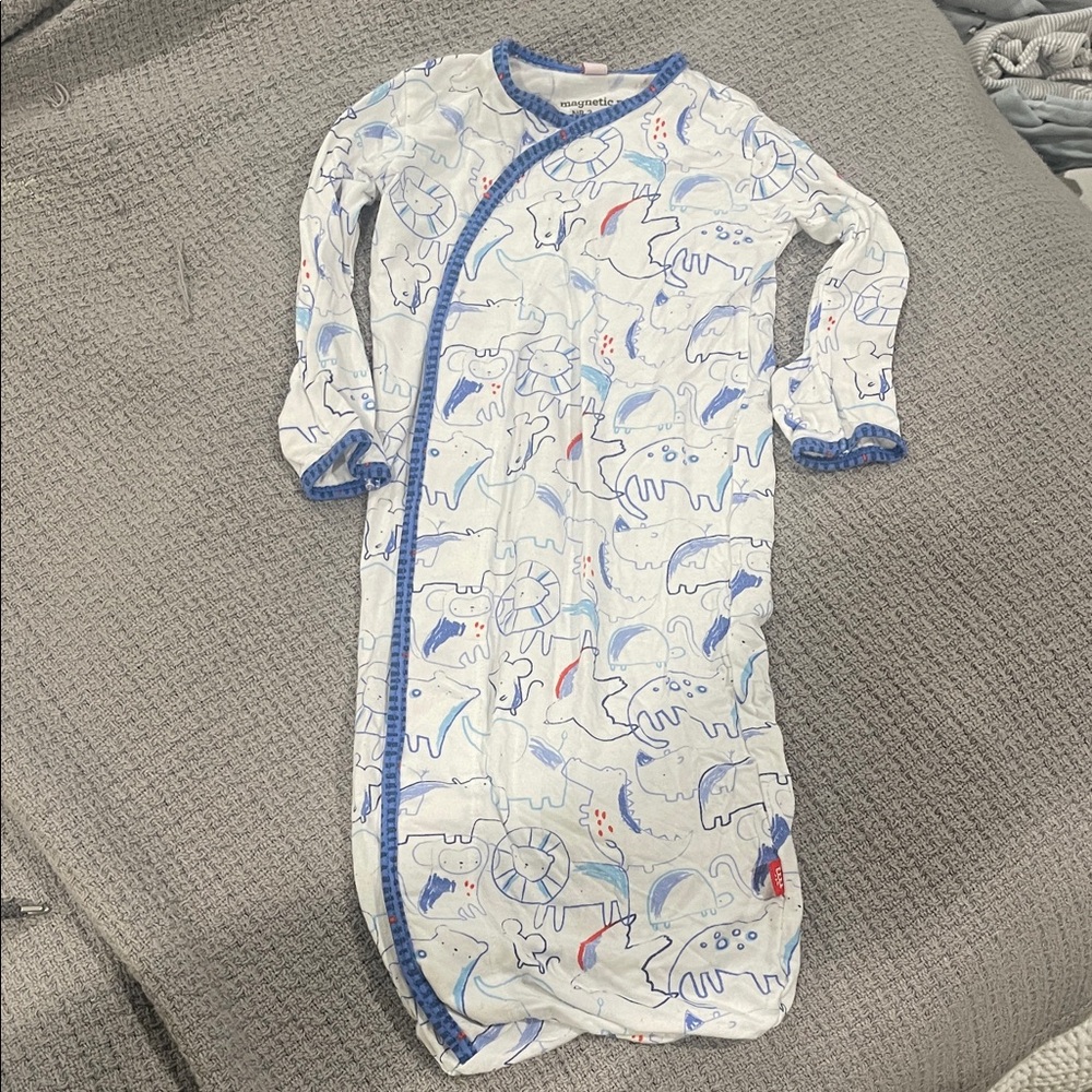 Magnetic Me gown NB-3mo.